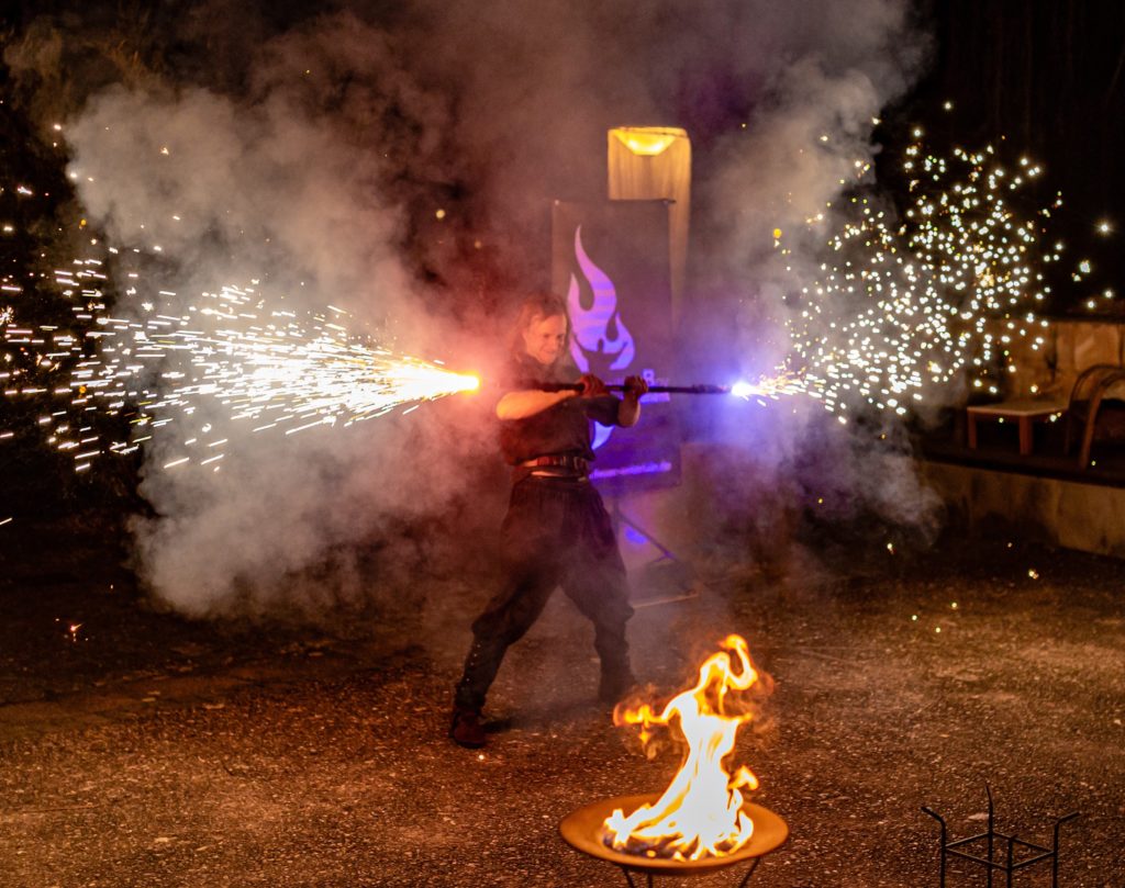 Maximilian Boy Feuershow Feuerkünstler Nürnberg Bayern Deutschland